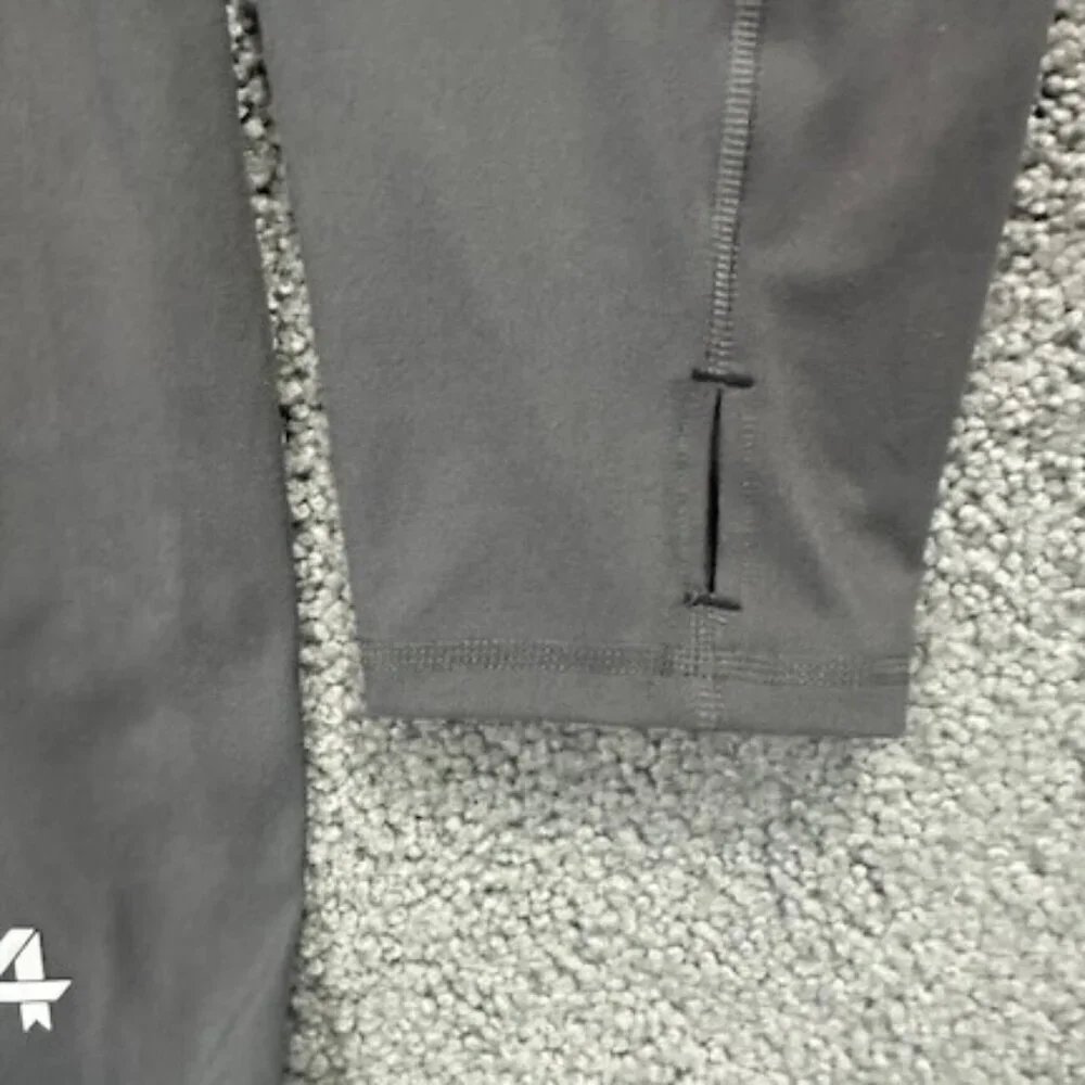 FourLaps Venture Quarter-Zip Pullover in Charcoal Color - Men's Size XL - EUC